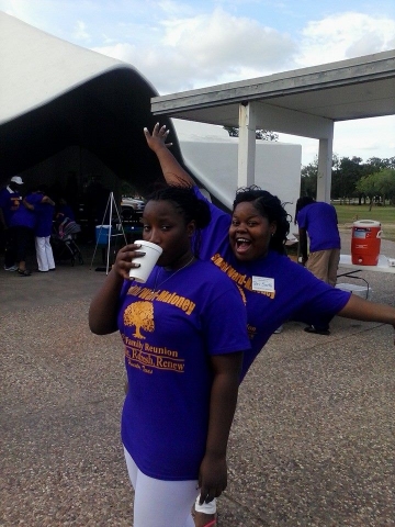 levette marshall & teri smith at 2014 reunion fish fry